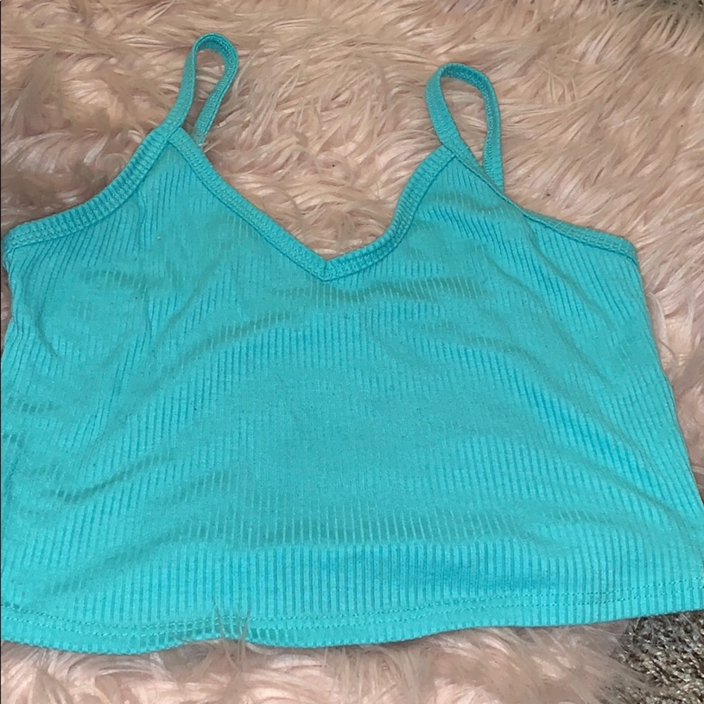 🔹fashion house teal crop top
